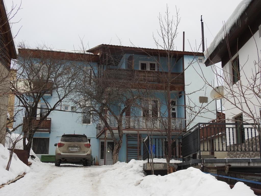 Edelweiss Hotel Bakoerjani Buitenkant foto